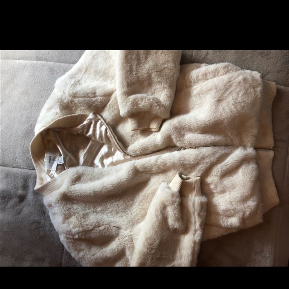 Fluffy jacket - Picture 2 of 3